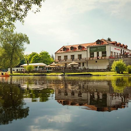 Hotel Ostende Chocerady Luaran gambar