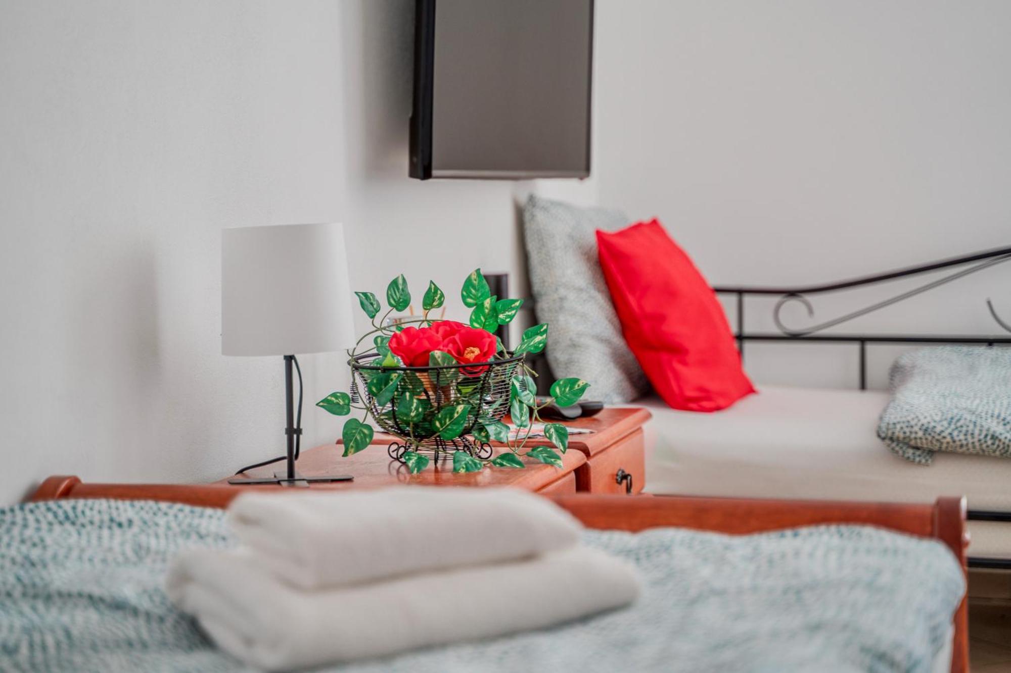 Hotel Ostende Chocerady Luaran gambar