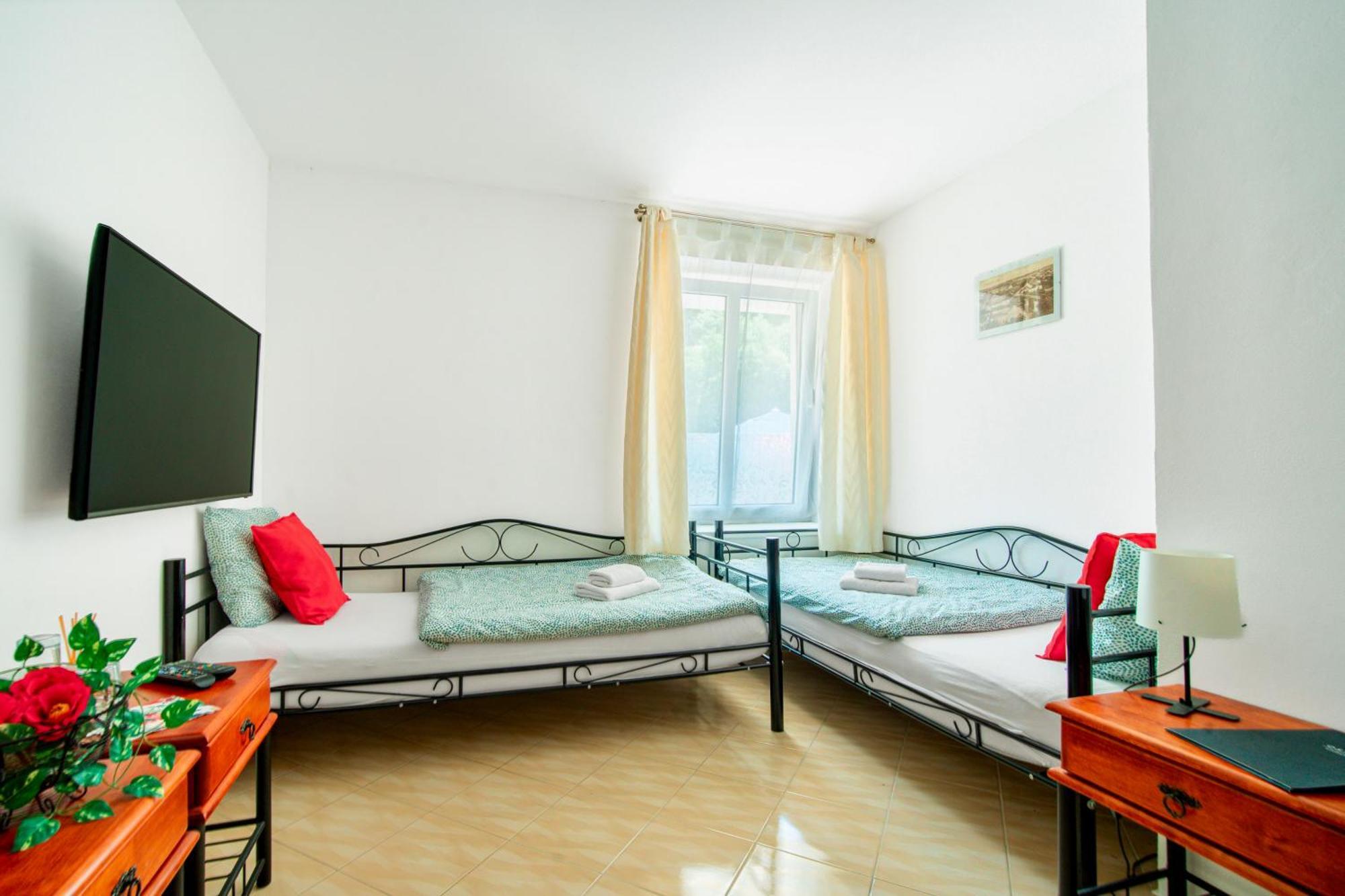 Hotel Ostende Chocerady Luaran gambar