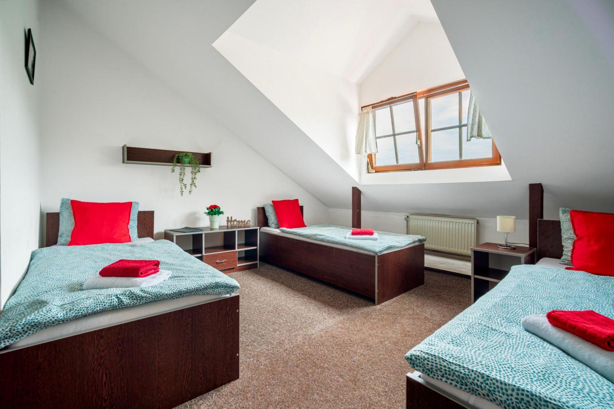 Hotel Ostende Chocerady Luaran gambar