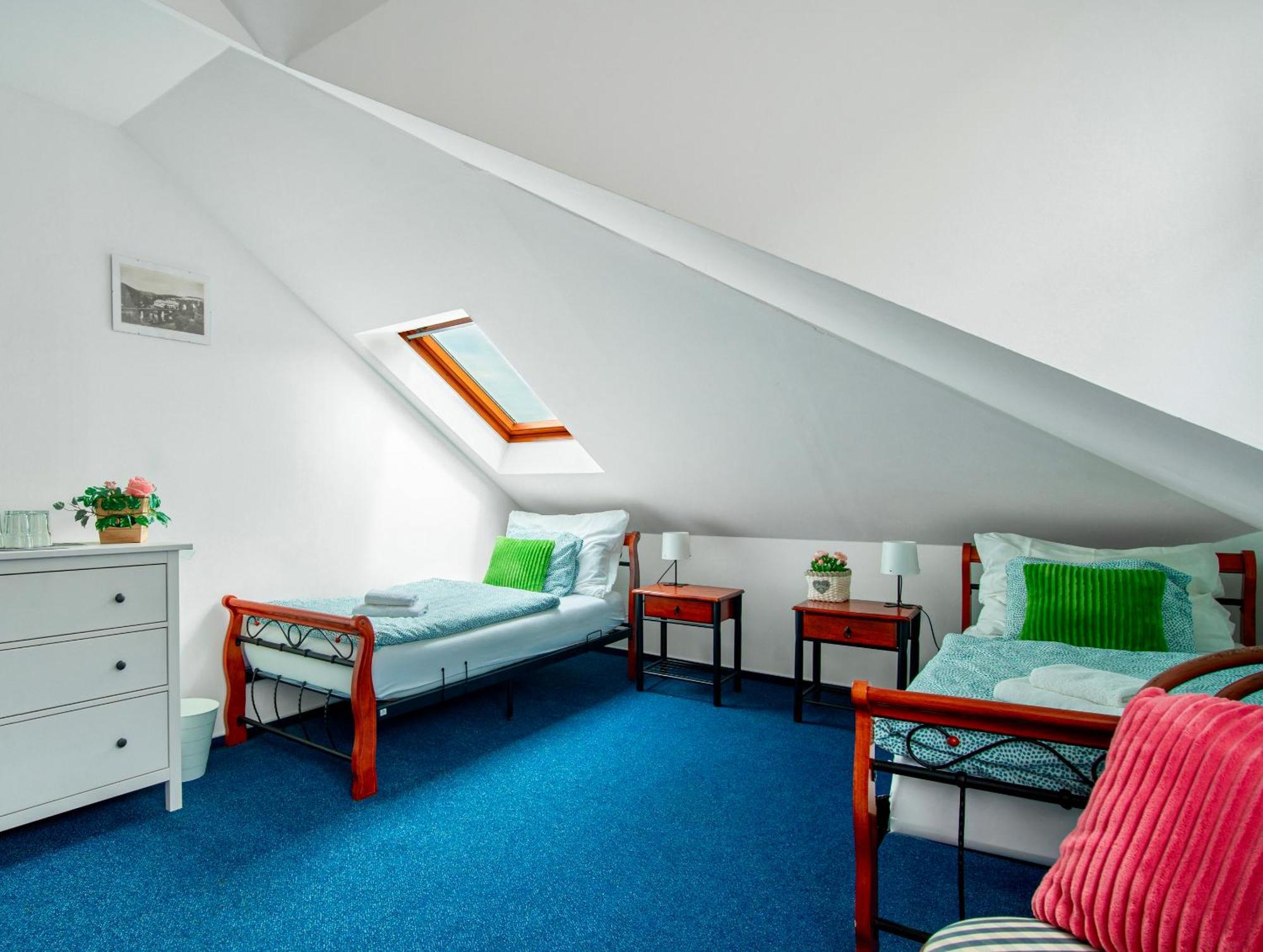 Hotel Ostende Chocerady Luaran gambar