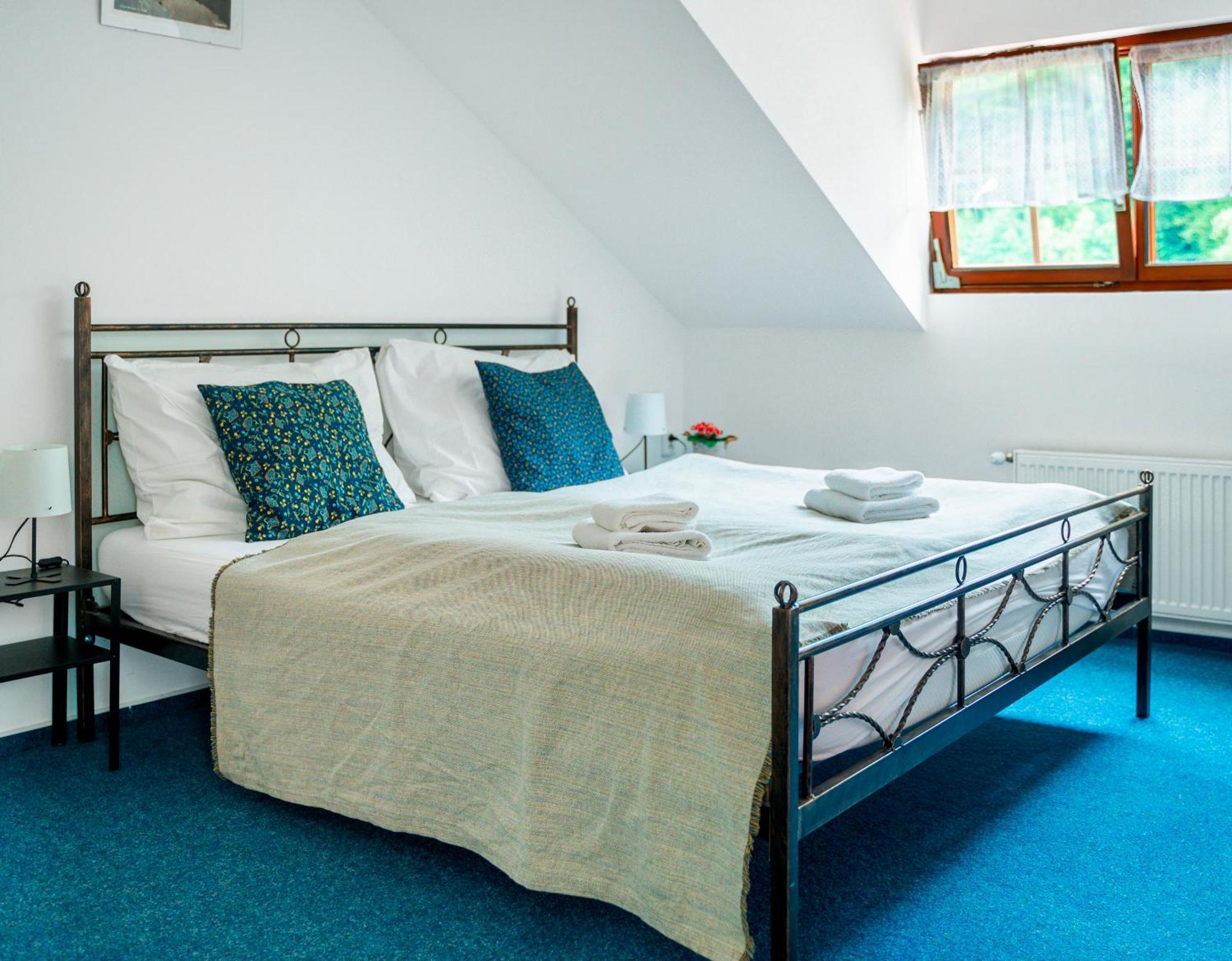 Hotel Ostende Chocerady Luaran gambar