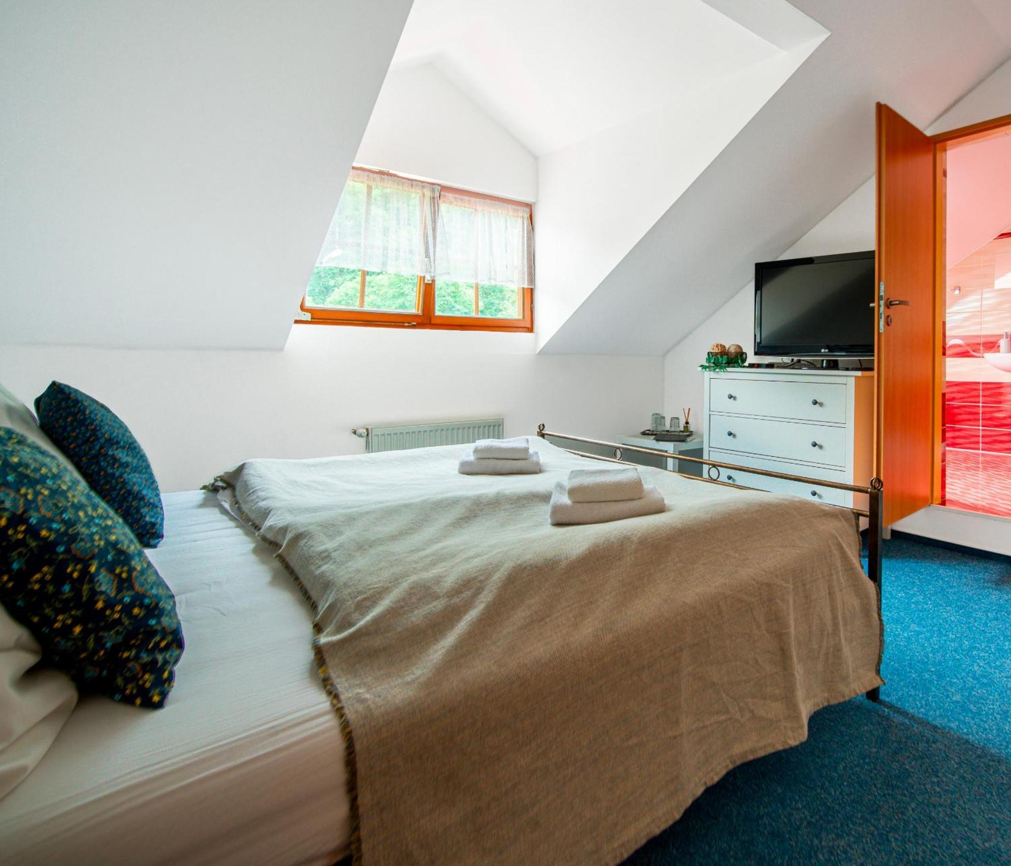 Hotel Ostende Chocerady Luaran gambar