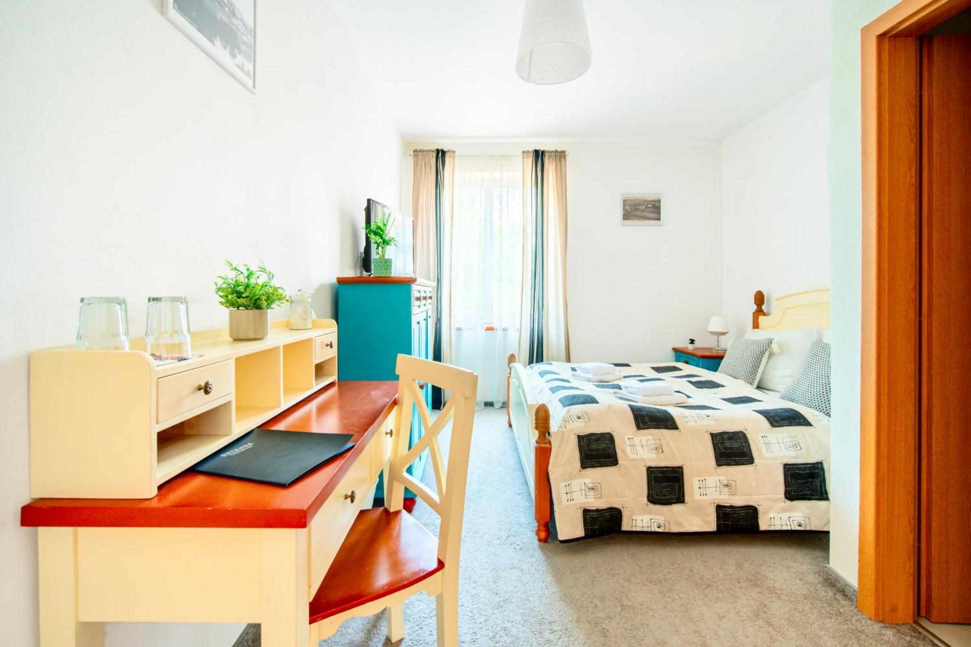 Hotel Ostende Chocerady Luaran gambar